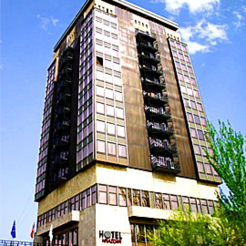 تور ارمنستان هتل هرازدان