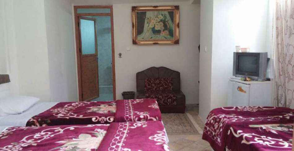 اقامت در هتل کهن کاشانه یزد