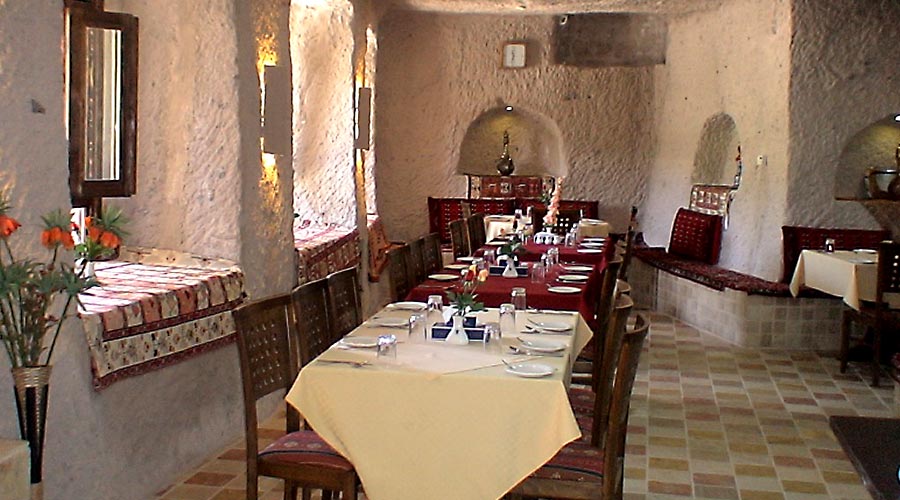 رستوران 1 هتل صخره ای لاله کندوان