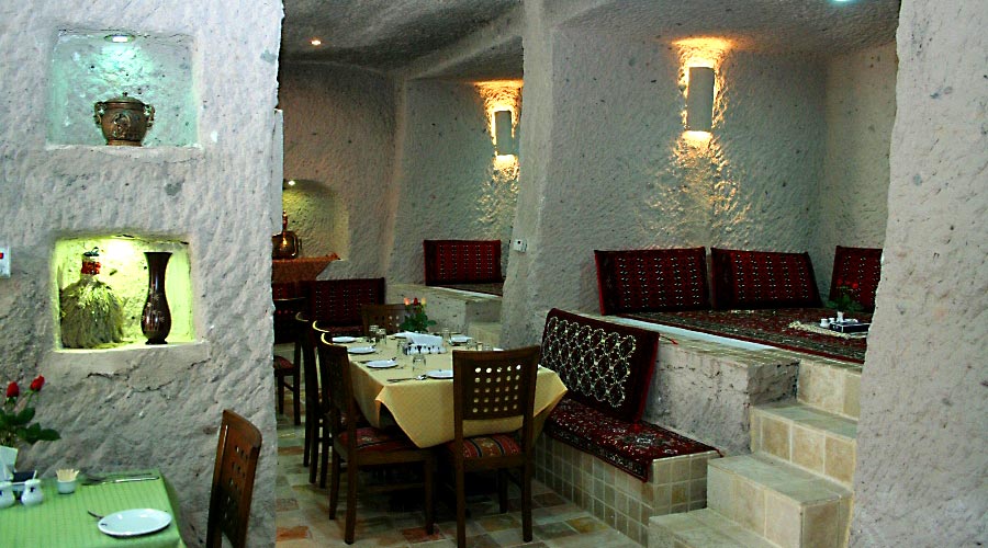 رستوران 2 هتل صخره ای لاله کندوان