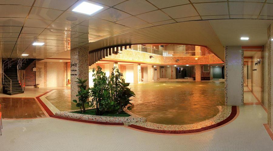 استخر هتل ارشاد سرعین