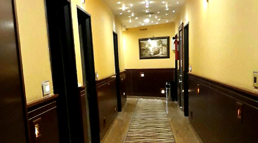 راهرو هتل تاج مشهد