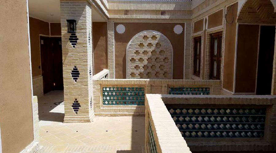 راهرو هتل مشیر الممالک یزد