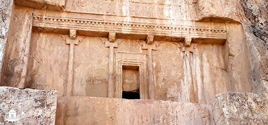 نمای ورودی مقبره نقش رستم
